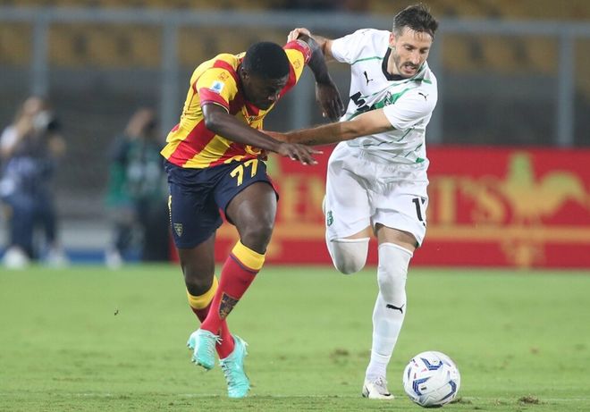 记拿起球被 记拿起球被